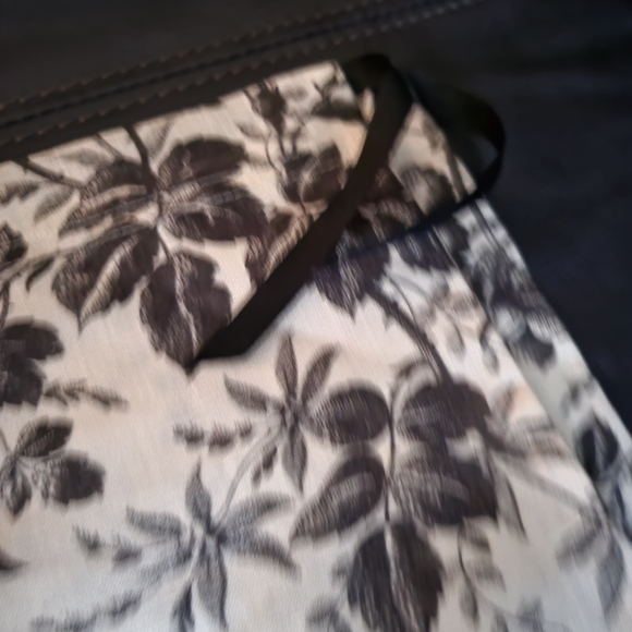 Authentic Guggi shopping bag - Picture 2 of 14